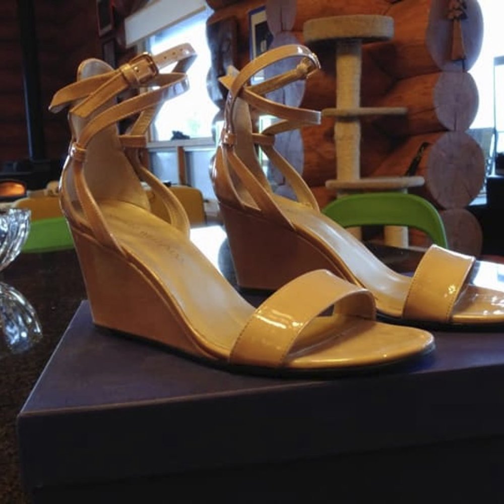 Stunning Stuart Weitzman Wedge Sandals (cream) - like new - Picture 2 of 2